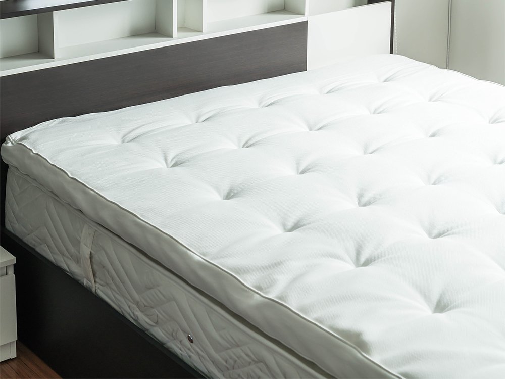 King mattress tufted and stylish